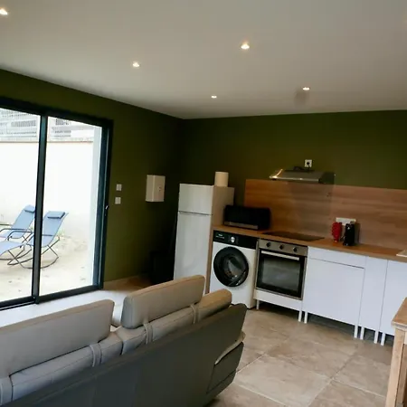 Clair De Lune Hotel