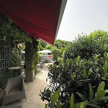 Clair De Lune Hotel 3*