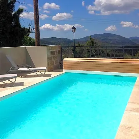 Clair De Lune Hotel