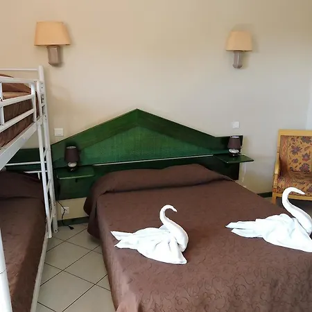 Hotel Clair De Lune 3*