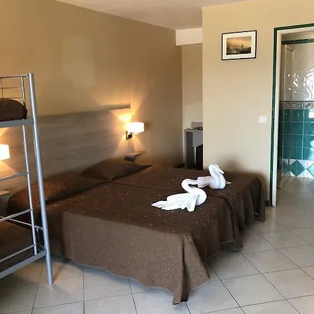 Clair De Lune Hotel 3*