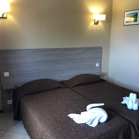 Clair De Lune Hotel 3*